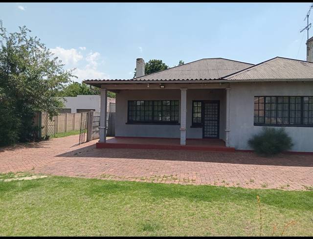 3 bed property to rent in DERSLEY